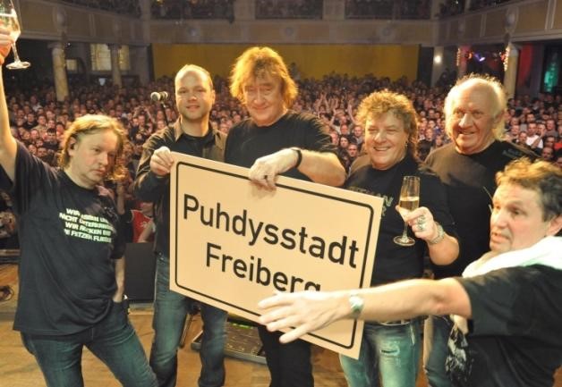 Jahr für Jahr gab es in der "Geburtsstadt" der Band besondere Aktionen. Im Jahr 2011 wurde Freiberg sogar zur Puhdysstadt umbenannt. 